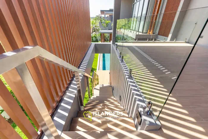 Luxurious Villa with Pool View in Phuket