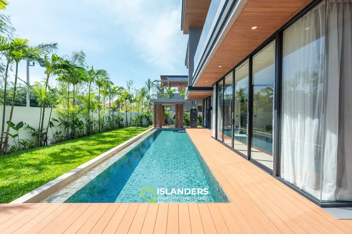 Luxurious Villa with Pool View in Phuket