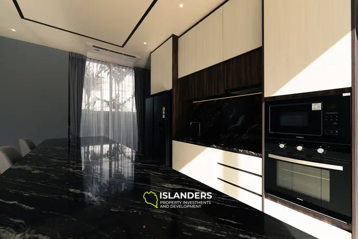 Luxurious Villa with Pool View in Phuket