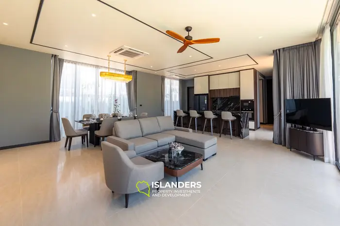 Luxurious Villa with Pool View in Phuket