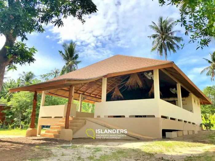 Successful concept village of 3 villas (13 BDR) in Hinkong