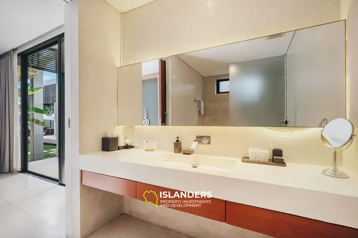 3-bdrm beach villa with pool and koi pond (Maenam)