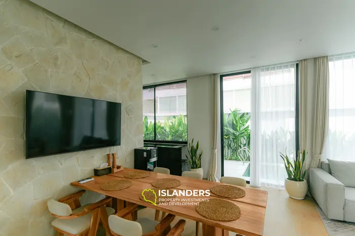 Вилла с крышей и видом на океан в Пекату