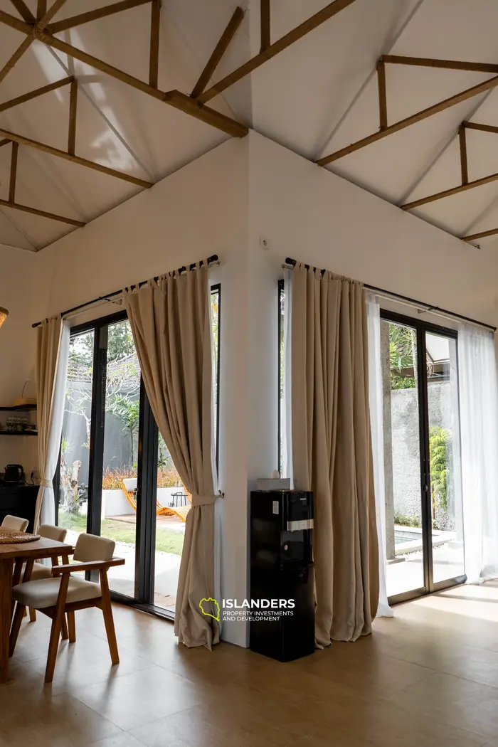 ウンガサンの美しい庭があるトロピカルヴィラ