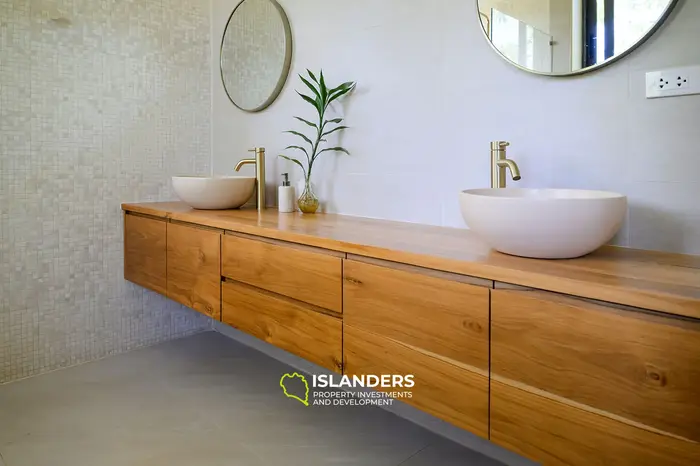 Colección de dos villas premium con vista al mar y a las montañas