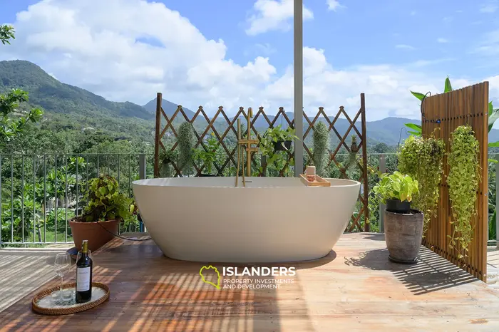 Colección de dos villas premium con vista al mar y a las montañas