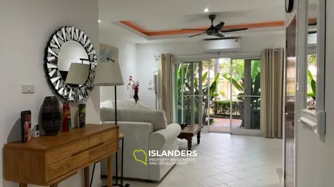 Двухэтажный таунхаус с 2 спальнями в комплексе с тропическими садами и общим бассейном (Банграк)