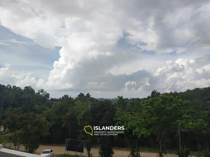 فيلا حديثة على التل مع إطلالات بانورامية على البحر والجبال