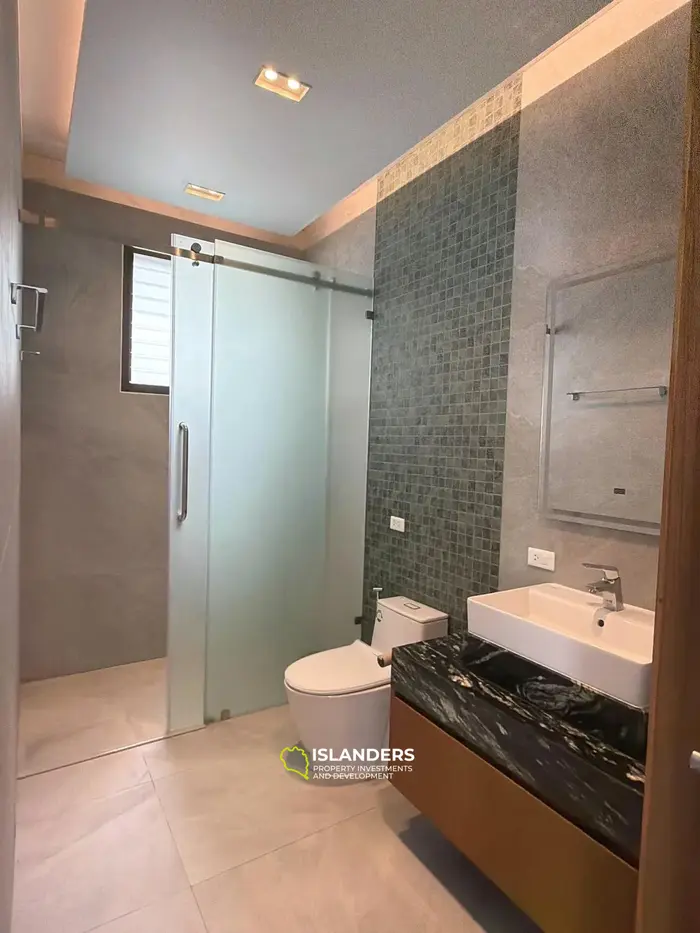 3-спальная вилла с бассейном для комфортной жизни на ISLANDERS (Маенам)