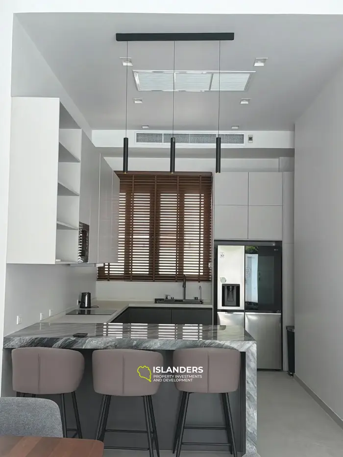 3-спальная вилла с бассейном для комфортной жизни на ISLANDERS (Маенам)