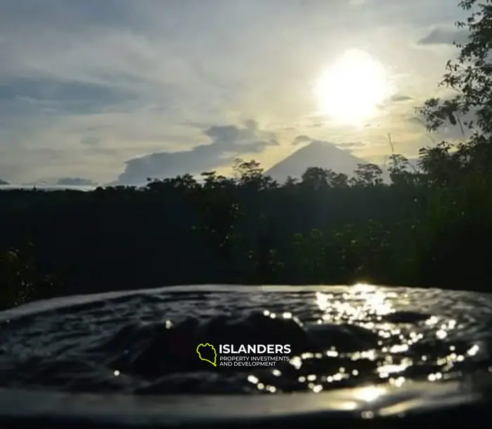 Terrain avec vue pour des projets de retraite dans la région de Sebatu