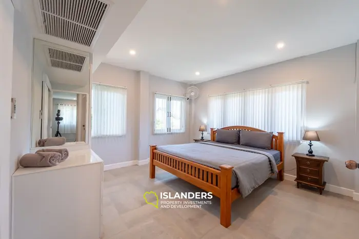Spacious 4-bdrm pool villa after a complete renovation (Plai Laem)