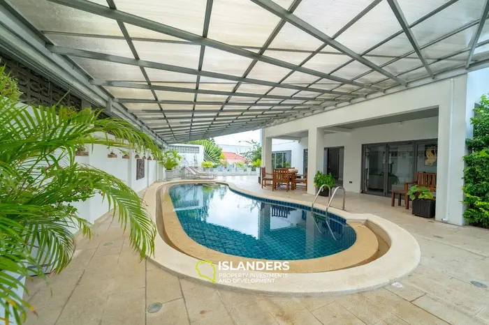 Spacious 4-bdrm pool villa after a complete renovation (Plai Laem)