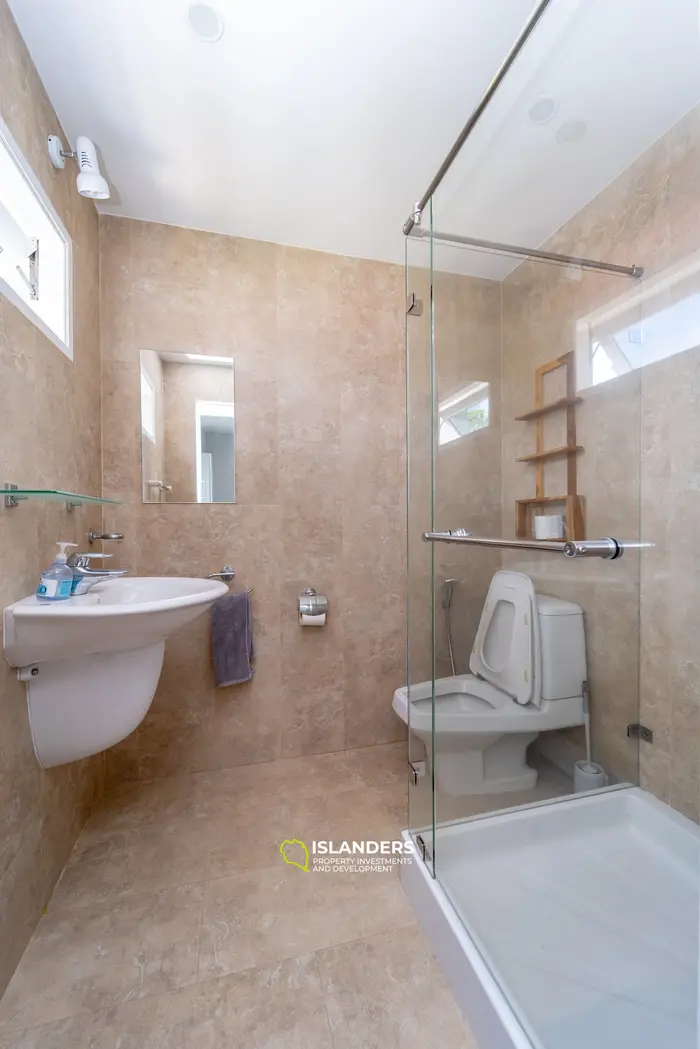 Spacious 4-bdrm pool villa after a complete renovation (Plai Laem)