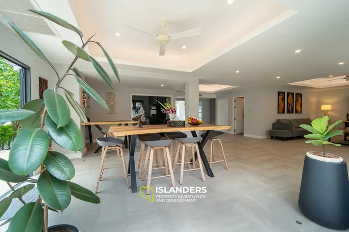 Spacious 4-bdrm pool villa after a complete renovation (Plai Laem)