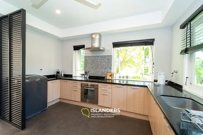 Spacious 4-bdrm pool villa after a complete renovation (Plai Laem)