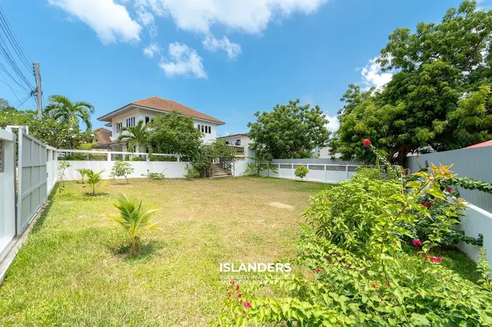 Spacious 4-bdrm pool villa after a complete renovation (Plai Laem)