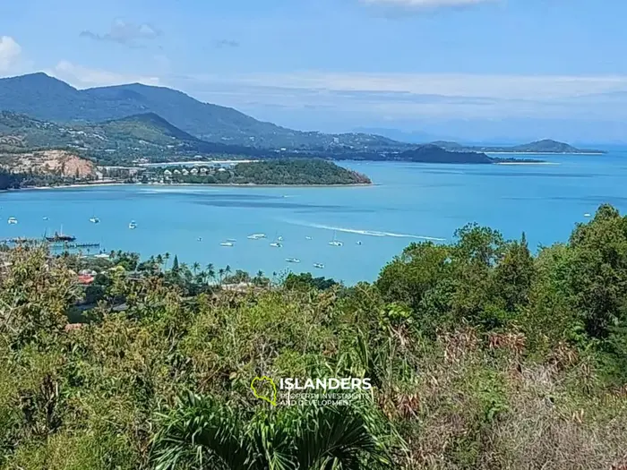 Two-storey villa with 4 bdrm and sea views, a large garden and a pond (Plai Laem)