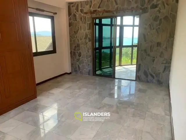 Two-storey villa with 4 bdrm and sea views, a large garden and a pond (Plai Laem)