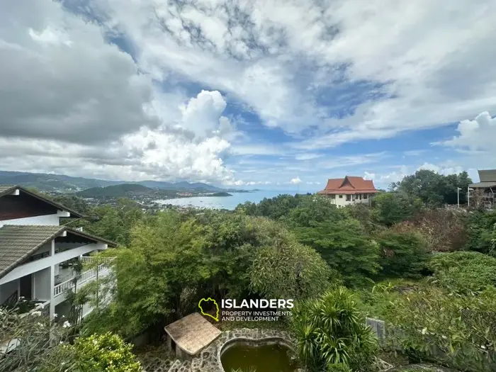 Two-storey villa with 4 bdrm and sea views, a large garden and a pond (Plai Laem)