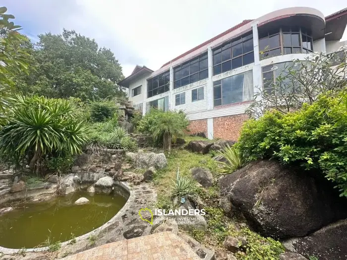 Two-storey villa with 4 bdrm and sea views, a large garden and a pond (Plai Laem)