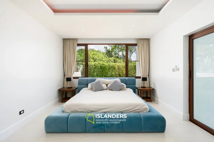 4 bdrm hilltop villa with mineral pool and view (Chaweng)