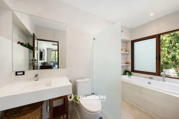 4 bdrm hilltop villa with mineral pool and view (Chaweng)