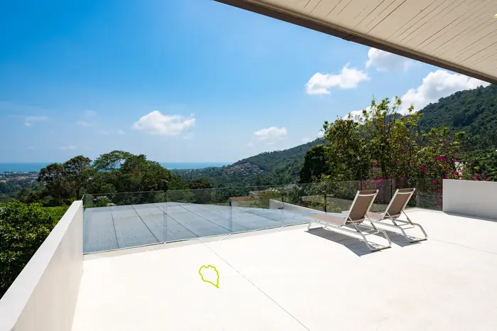 4 bdrm hilltop villa with mineral pool and view (Chaweng)