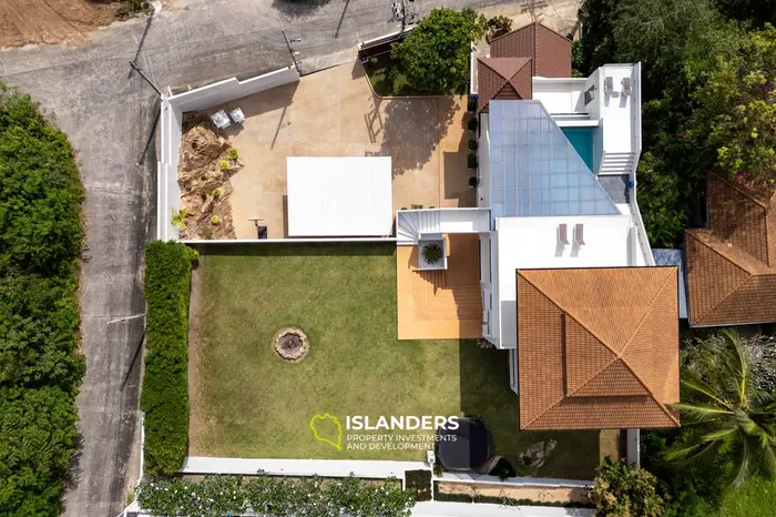 4 bdrm hilltop villa with mineral pool and view (Chaweng)