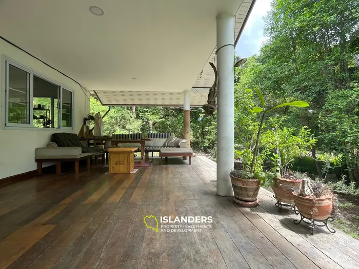 Плоская земля с 2 домами на Кокосовой аллее!