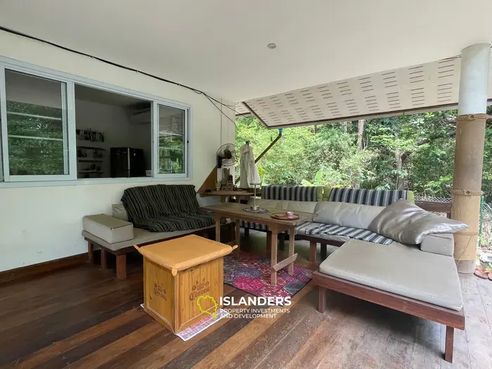 Плоская земля с 2 домами на Кокосовой аллее!