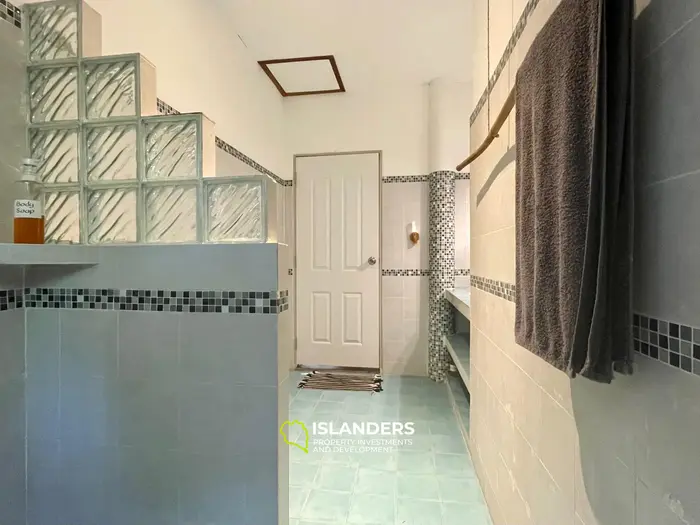 Плоская земля с 2 домами на Кокосовой аллее!