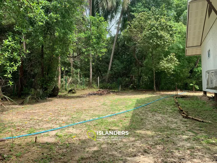 Плоская земля с 2 домами на Кокосовой аллее!