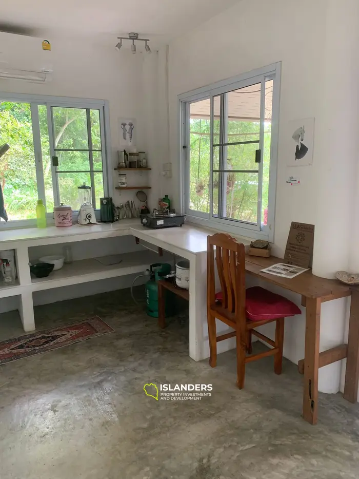 Плоская земля с 2 домами на Кокосовой аллее!