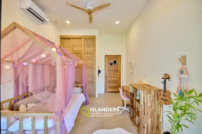 Contemporary 3-Bedroom Pool Villa on 640 sqm Land – Secure Ownership