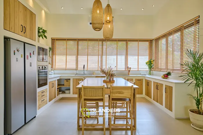 Contemporary 3-Bedroom Pool Villa on 640 sqm Land – Secure Ownership