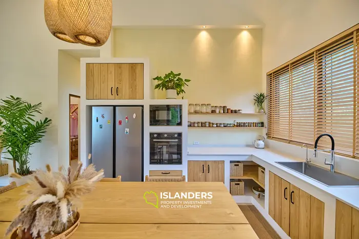 Contemporary 3-Bedroom Pool Villa on 640 sqm Land – Secure Ownership