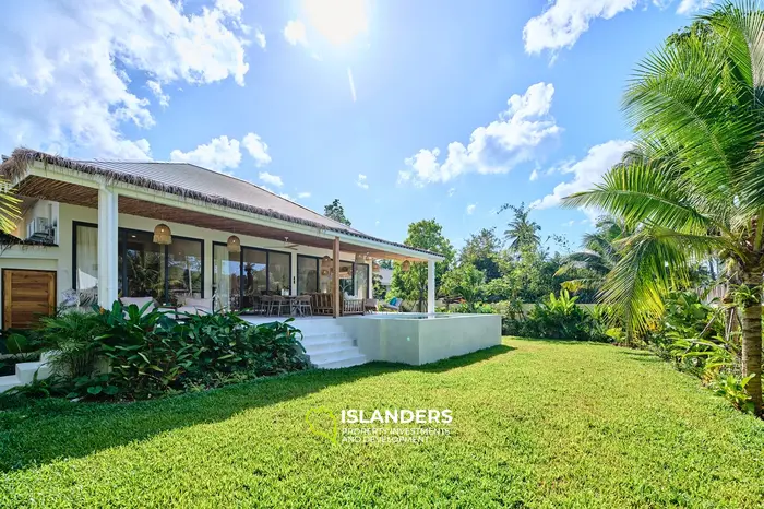 Современная вилла с 3 спальнями и бассейном на участке 640 кв. м – безопасное владение