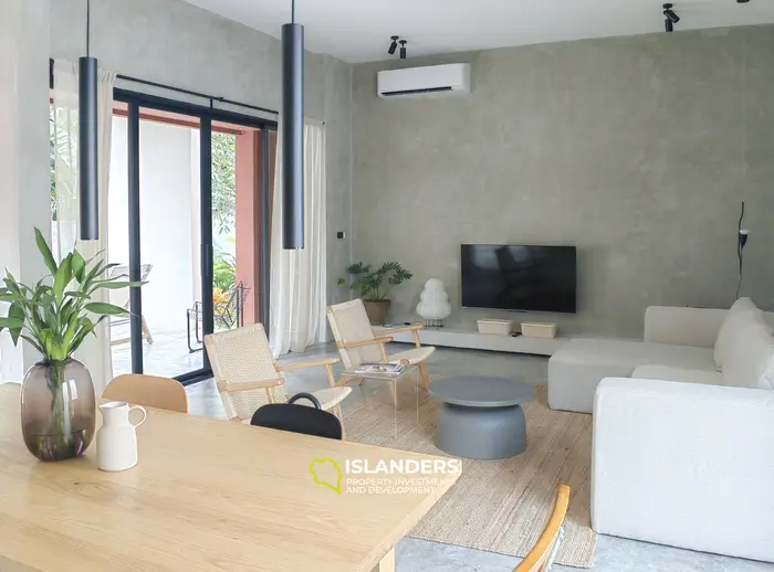 Brand new architect-designed Villa facing rubber forest