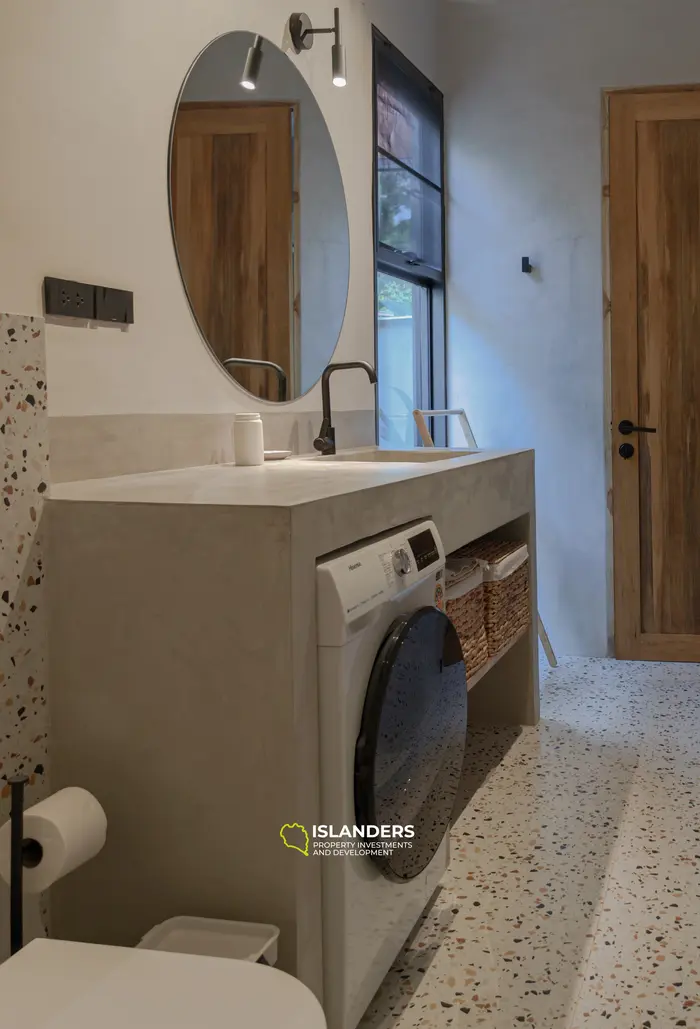 Brand new architect-designed Villa facing rubber forest