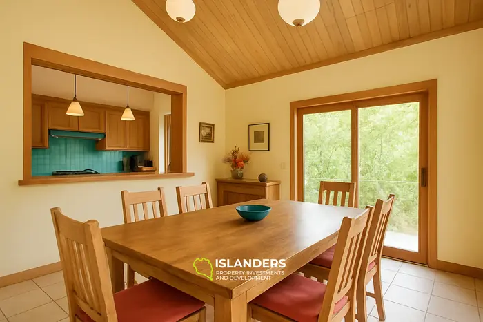 VILLA KLASIK MEWAH TOTALMENTE AMUEBLADA CON VISTA HERMOSA EN BUKIT JIMBARAN