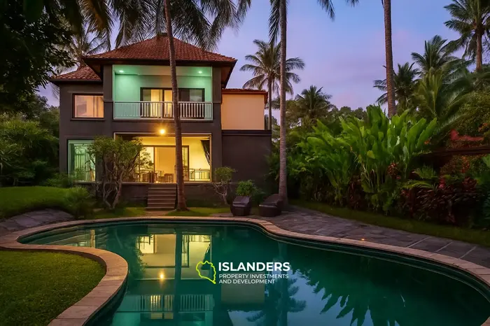 VILLA CANTIK DIJUAL MURAH DEKAT JALAN UTAMA DI UBUD