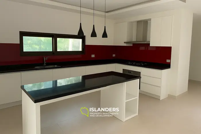 Villa avec un grand jardin à Kerandangan Senggigi Lombok