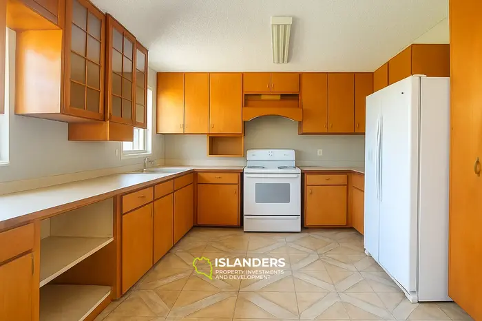 3 спальни · 2 ванные комнаты · 337,24 м² · Дом