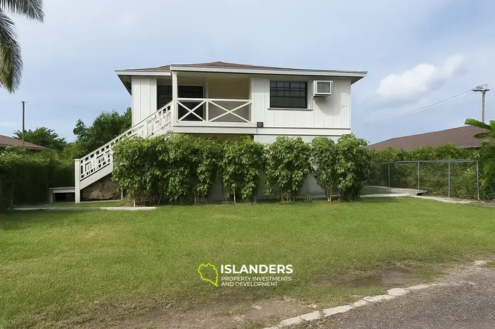 10 Bedrooms · 6 Bathrooms · 296 m² · House