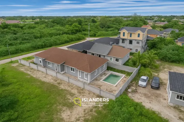 5 Bedrooms · 3 Bathrooms · 629.42 m² · Apartment