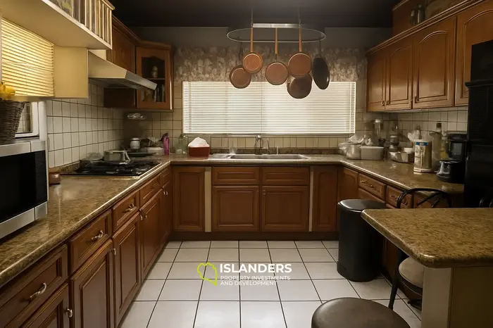 5 Chambres · 4 Salles de bain · 229 m² · Maison