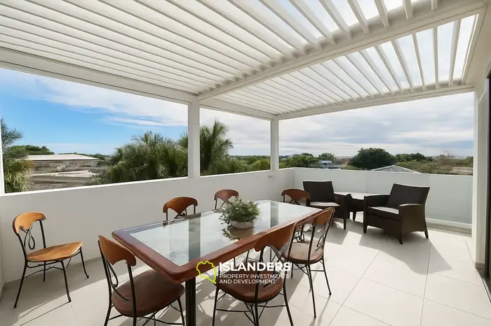 3 Chambres · 3 Salles de bain · 230 m² · Appartement