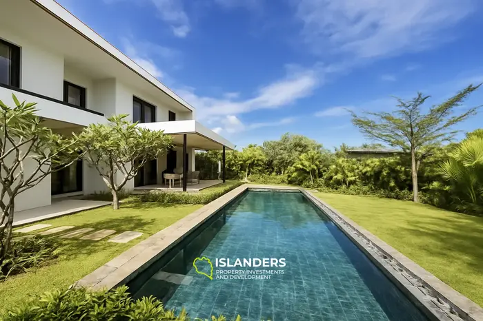 4 Habitaciones · 328 m² · Casa