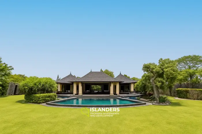 5 Bedrooms · 432 m² · House